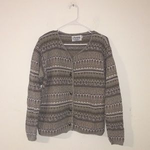 Amana womens wool sweater size medium